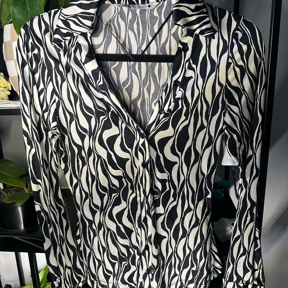 Zara Monochrome Wave Pattern Button Down Shirt
